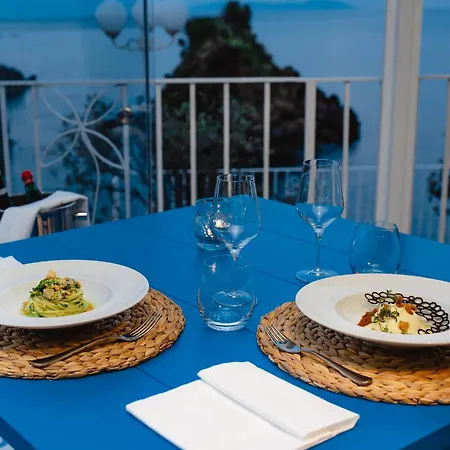Hotel Delfini Ísquia