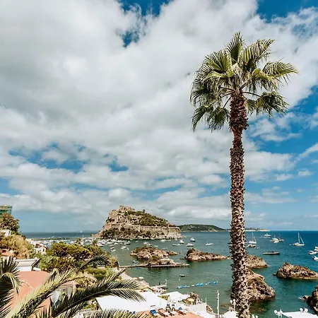 Delfini Hotell