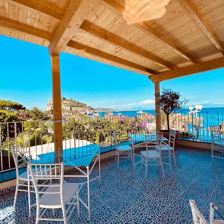 Delfini Hotell Ischia