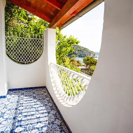 Delfini Hotell Ischia