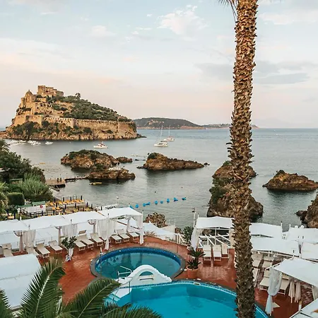 Hotell Delfini 4*
