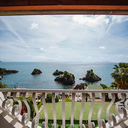 Delfini Hotell 4*
